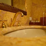 Sisuites Nocleg ze śniadaniem 4*