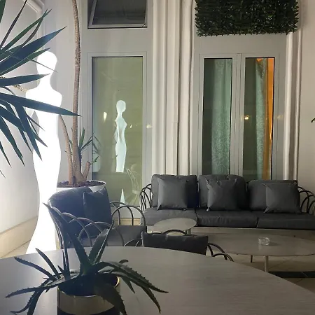 Sisuites Oda ve Kahvaltı Bari
