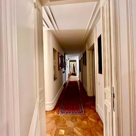 Bed and Breakfast Sisuites 4*