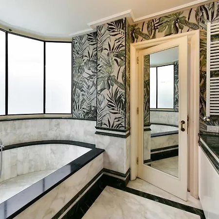 Sisuites Panzió Bari