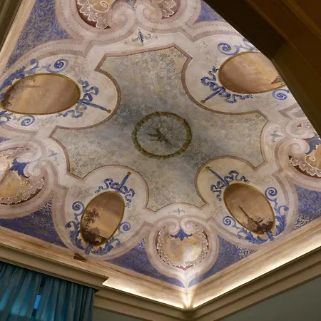 Sisuites Bed and Breakfast 4*