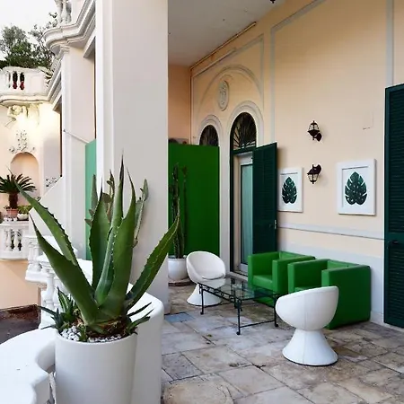 Bed and Breakfast Sisuites 4*