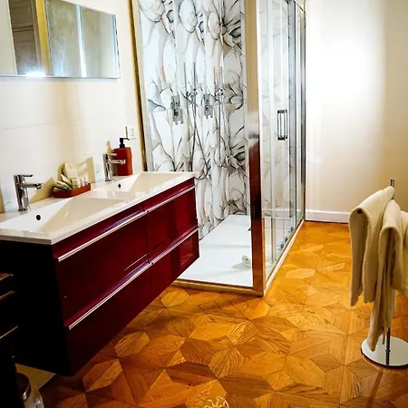 Sisuites Бари