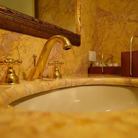 Sisuites Bed & Breakfast 4*