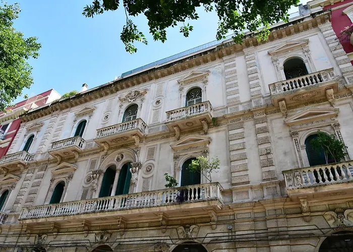 Sisuites Couette-café Bari